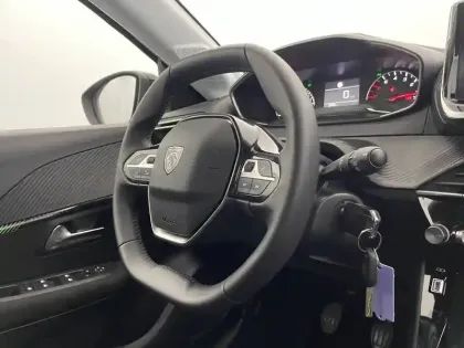 Photo 29 Peugeot 208  PureTech 75 S&S BVM5