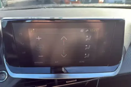 Photo 24 Peugeot 2008  Moteur électrique 136 ch