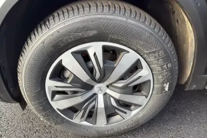 Photo 14 Peugeot 2008  Moteur électrique 136 ch