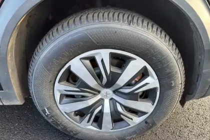 Photo 13 Peugeot 2008  Moteur électrique 136 ch