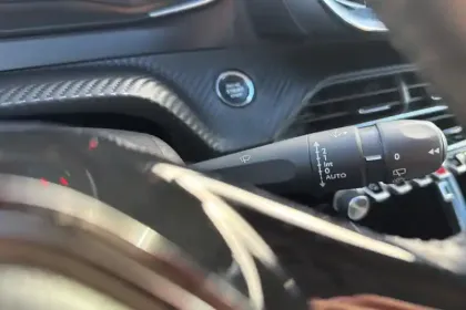 Photo 19 Peugeot 2008  Moteur électrique 136 ch