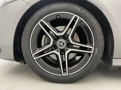 Photo 17 Mercedes Classe A  200 7G-DCT