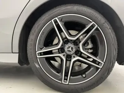 Photo 16 Mercedes Classe A  200 7G-DCT