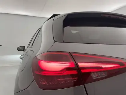 Photo 27 Mercedes Classe A  200 7G-DCT