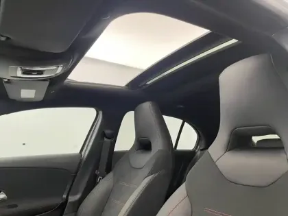 Photo 29 Mercedes Classe A  200 7G-DCT