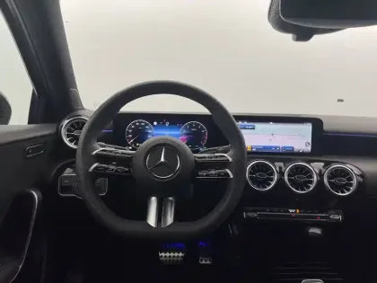 Photo 21 Mercedes Classe A  200 7G-DCT