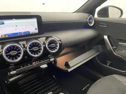 Photo 31 Mercedes Classe A  200 7G-DCT