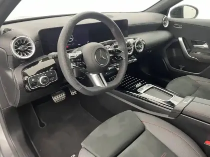 Photo 33 Mercedes Classe A  200 7G-DCT