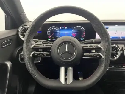 Photo 22 Mercedes Classe A  200 7G-DCT