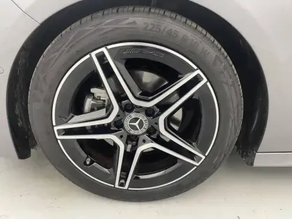 Photo 49 Mercedes Classe A  200 d 8G-DCT