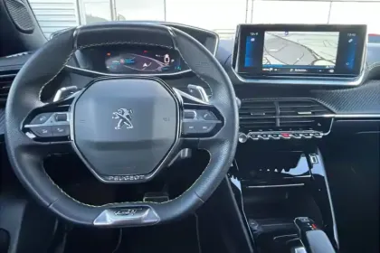 Photo 18 Peugeot 2008  PureTech 130 S&S EAT8