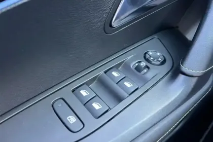 Photo 26 Peugeot 2008  PureTech 130 S&S EAT8