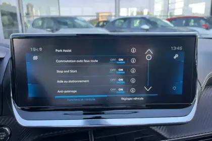 Photo 22 Peugeot 2008  PureTech 130 S&S EAT8