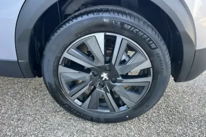 Photo 11 Peugeot 2008  PureTech 130 S&S EAT8