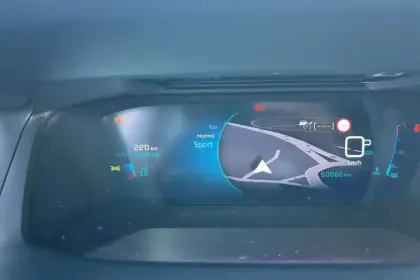 Photo 28 Peugeot 2008  PureTech 130 S&S EAT8