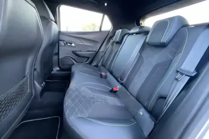 Photo 16 Peugeot 2008  PureTech 130 S&S EAT8