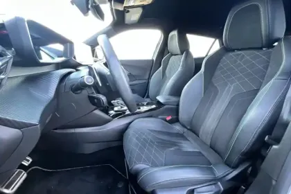 Photo 15 Peugeot 2008  PureTech 130 S&S EAT8