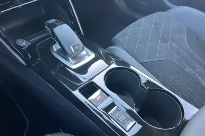 Photo 27 Peugeot 2008  PureTech 130 S&S EAT8