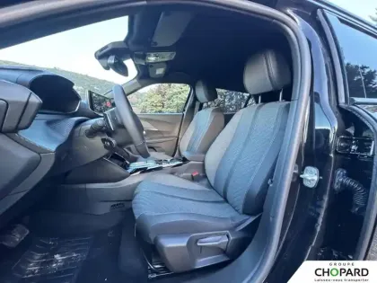 Photo 42 Peugeot 2008  Hybrid 145 e-DCS6