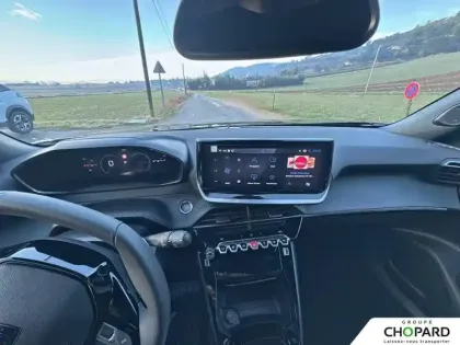 Photo 75 Peugeot 2008  Hybrid 145 e-DCS6