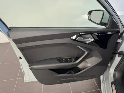 Photo 7 Audi A1  Sportback 30 TFSI 116 ch S tronic 7