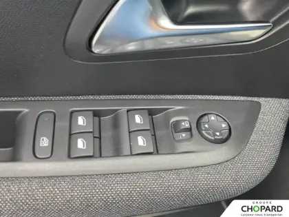 Photo 23 Peugeot 208  PureTech 75 S&S BVM5