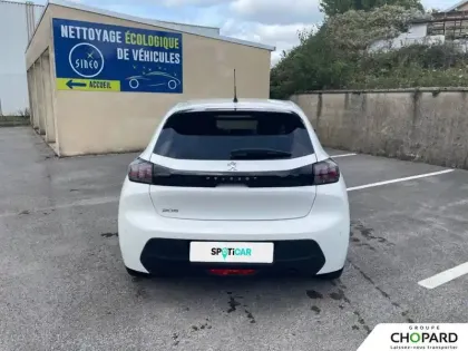 Photo 33 Peugeot 208  PureTech 75 S&S BVM5