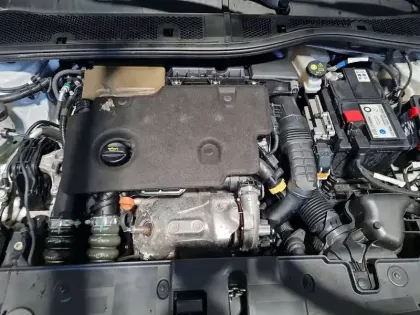 Photo 17 Peugeot 208  BLUEHDI 100 S&S BVM6