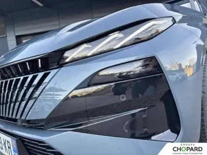 Photo 8 Peugeot 308  SW Hybrid 145 e-DCS6