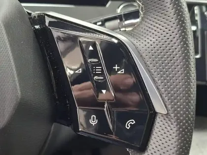 Photo 33 Peugeot 3008  Hybrid 136 e-DCS6