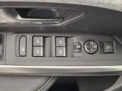 Photo 31 Peugeot 3008  Hybrid 136 e-DCS6