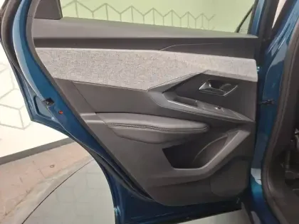 Photo 24 Peugeot 3008  Hybrid 136 e-DCS6