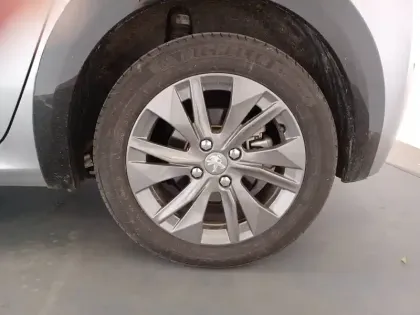 Photo 35 Peugeot 208  Electrique 50 kWh 136ch