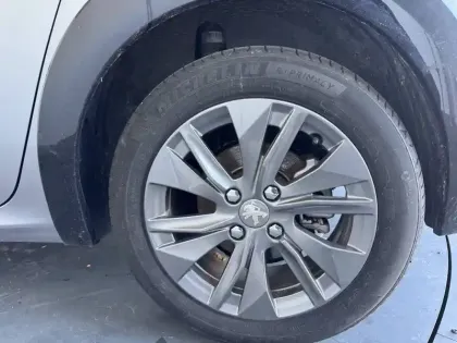 Photo 82 Peugeot 208  Electrique 50 kWh 136ch