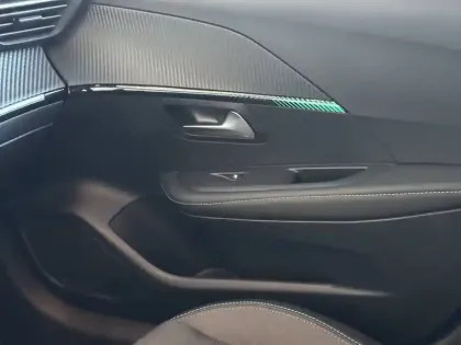 Photo 70 Peugeot 208  Electrique 50 kWh 136ch