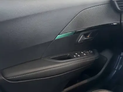 Photo 68 Peugeot 208  Electrique 50 kWh 136ch