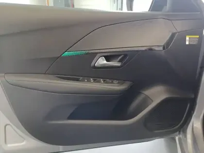 Photo 15 Peugeot 208  Electrique 50 kWh 136ch