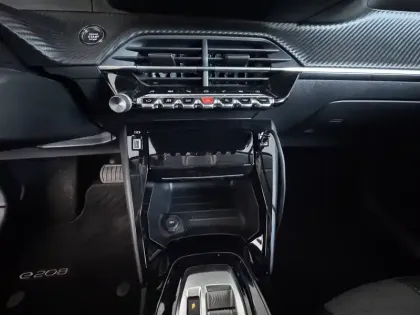 Photo 71 Peugeot 208  Electrique 50 kWh 136ch