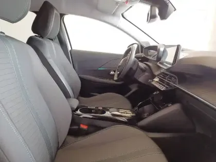 Photo 21 Peugeot 208  Electrique 50 kWh 136ch