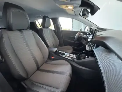 Photo 54 Peugeot 208  Electrique 50 kWh 136ch