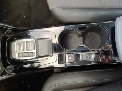 Photo 13 Peugeot 208  Electrique 50 kWh 136ch