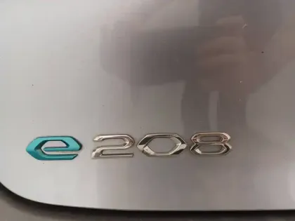 Photo 32 Peugeot 208  Electrique 50 kWh 136ch