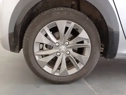 Photo 38 Peugeot 208  Electrique 50 kWh 136ch