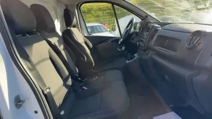 Photo 10 Nissan Nv300  FOURGON L1H1 2T8 2.0 DCI 120 BVM