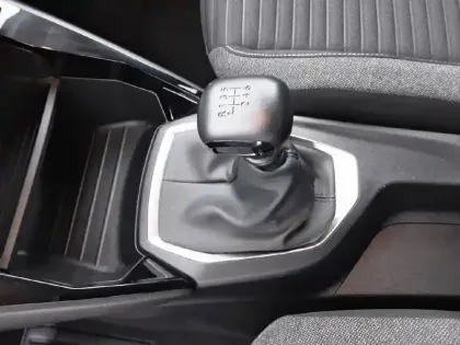 Photo 13 Peugeot 2008  PureTech 100 S&S BVM6