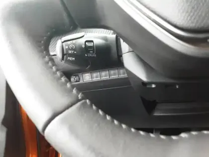 Photo 18 Peugeot 2008  PureTech 100 S&S BVM6