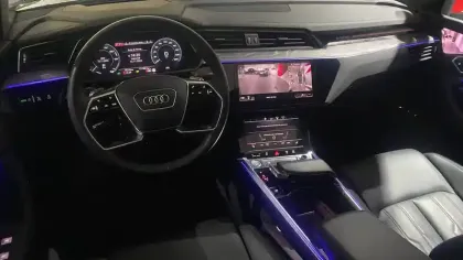 Photo 3 Audi E-tron  55 quattro 408 ch