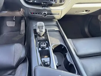 Photo 43 Volvo Xc60  T6 AWD Hybride rechargeable 253 ch+145 ch Geartronic 8