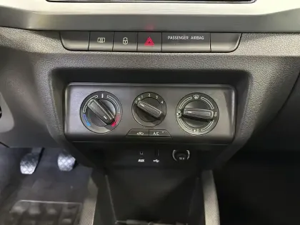 Photo 10 Skoda Fabia  1.0 MPI 60 ch Greentec