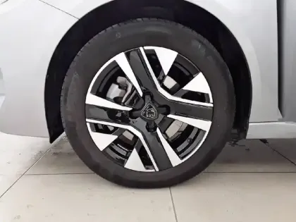 Photo 12 Peugeot 208  PureTech 100 S&S BVM6